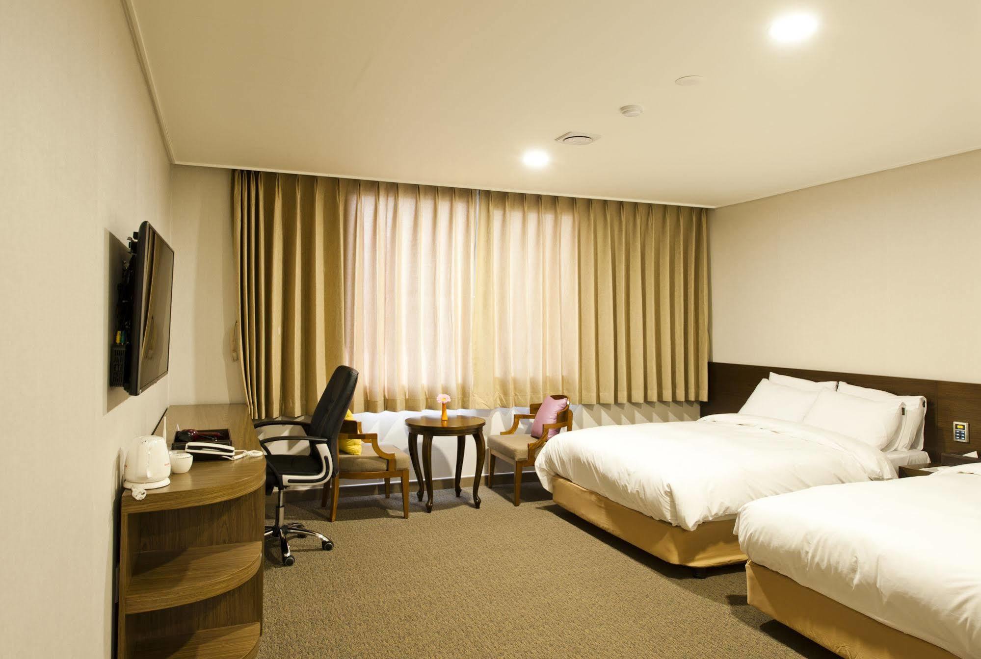 Jeonju Yeonghwa Hotel Ngoại thất bức ảnh